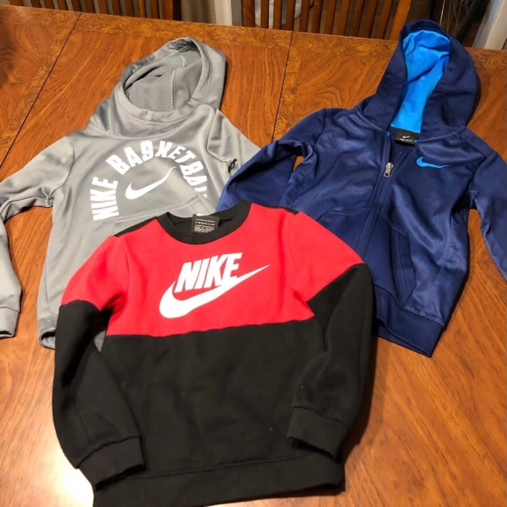 3 4t Nike sweatshirts